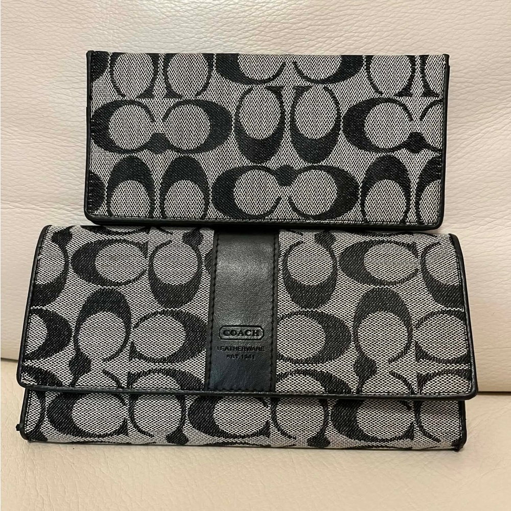 Coach Signature Folding Wallet and Checkbook Holder Canvas Leather.